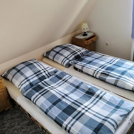 Haeuschen Im Gruenen Villa Jornstorf Bagian luar foto