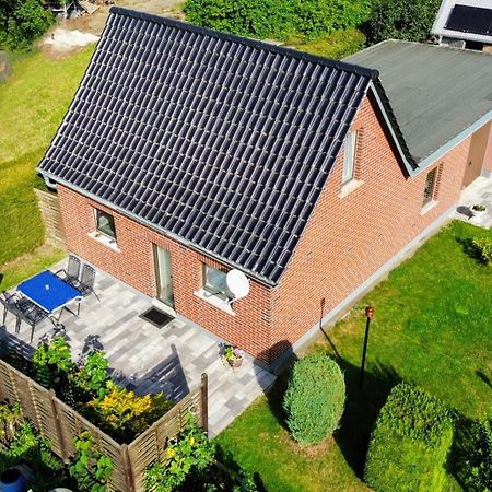 Haeuschen Im Gruenen Villa Jornstorf Bagian luar foto