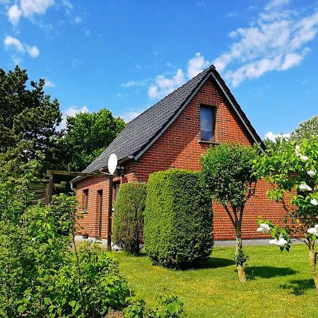 Haeuschen Im Gruenen Villa Jornstorf Bagian luar foto