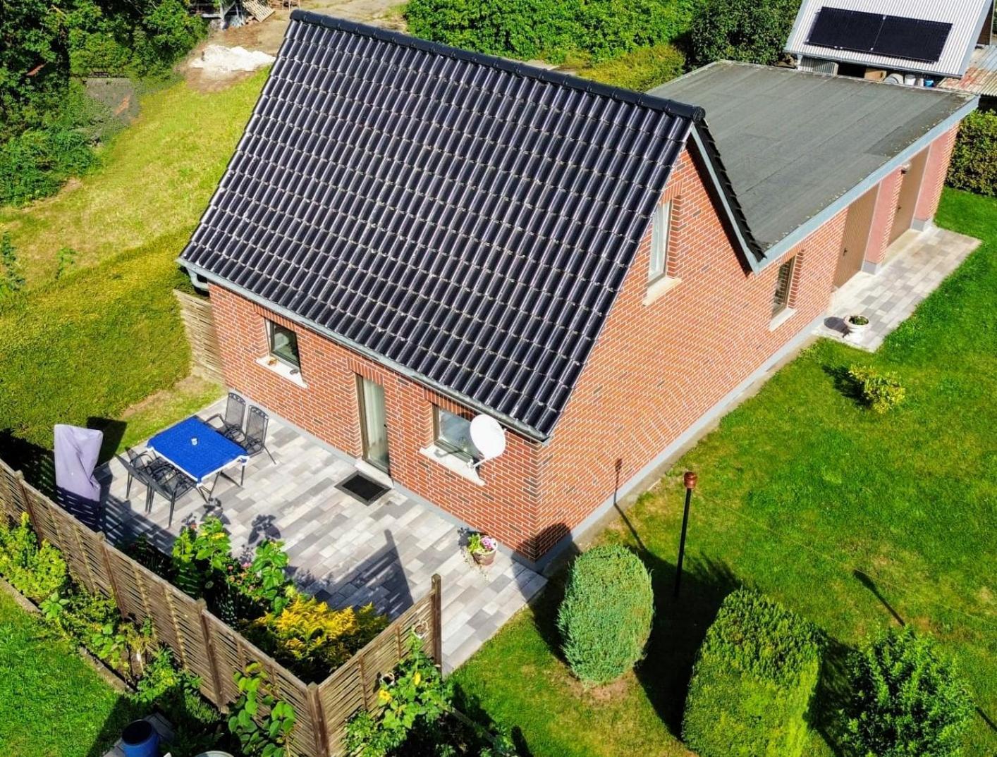 Haeuschen Im Gruenen Villa Jornstorf Bagian luar foto